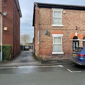 https://apt-48-south-st.hotelsin-chester.com